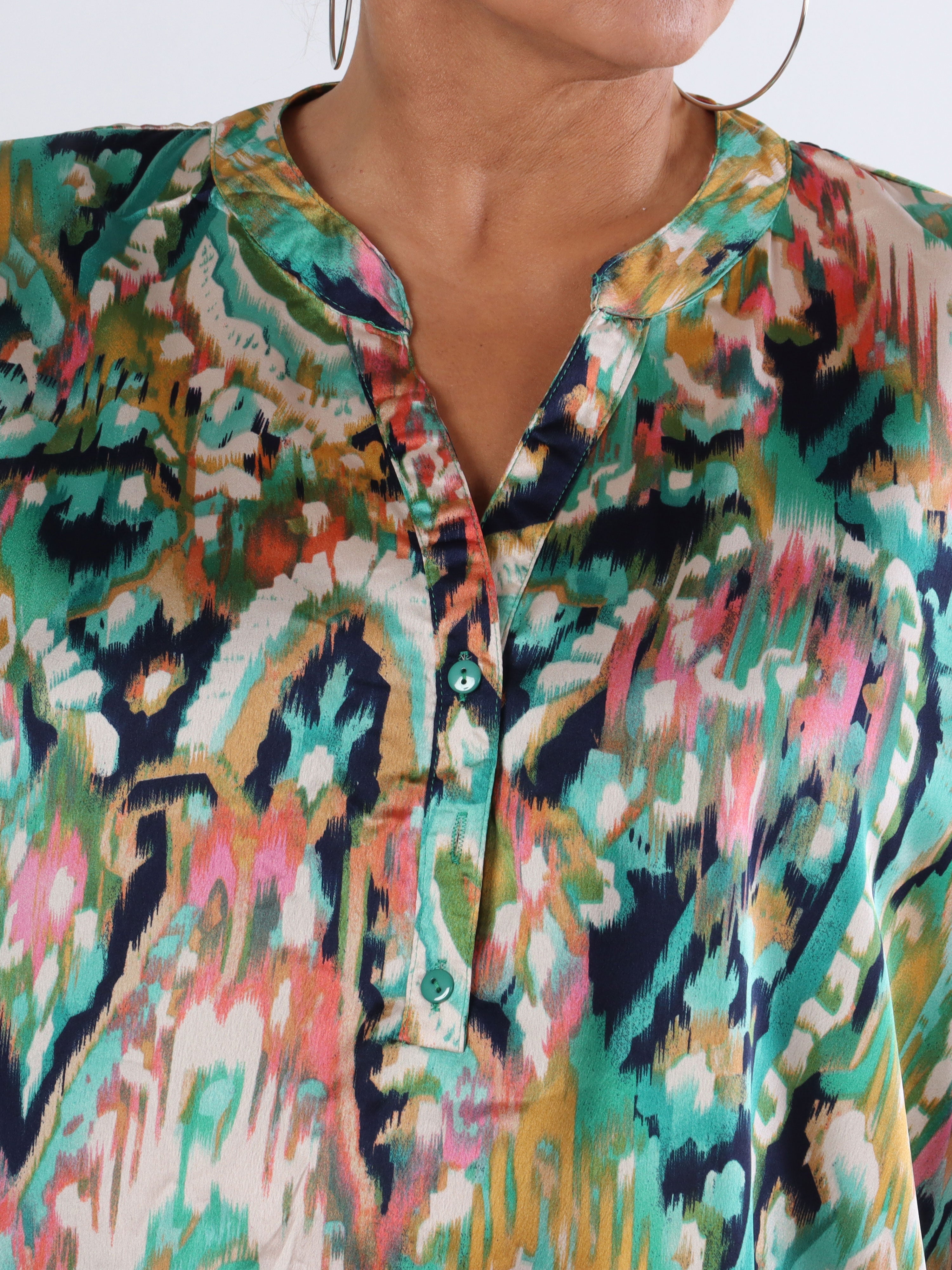 Leona - Flerfarvet mønstret skjorte i silkelook